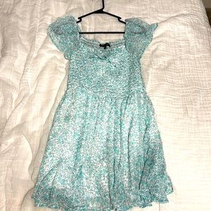 wore it to my aunts wedding but doesn’t look right with my skin tone!